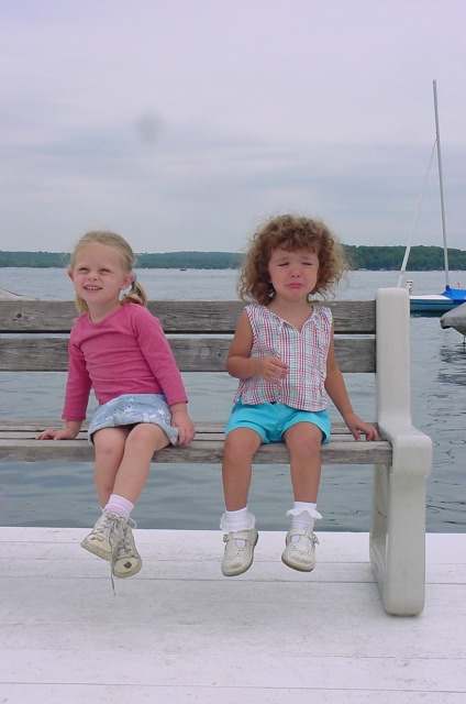 LG/Chlo&eacute; & Elizabeth 3